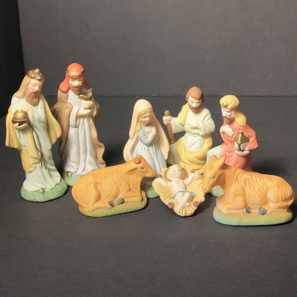 🎄PORCELAIN NATIVITY⭐ - Picture 9 of 16
